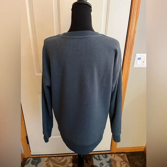 Women’s L.L. Bean teal pull over waffle weave long sleeve shirt top. Size medium - Picture 3 of 15